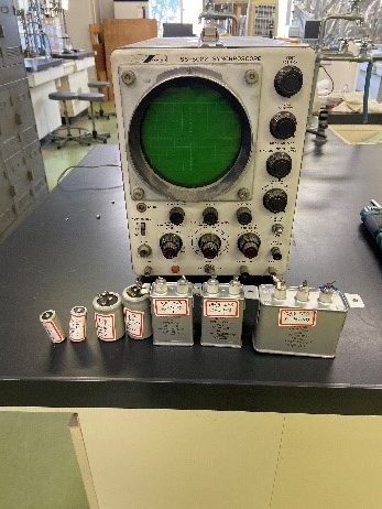 実験機器内部にあるトランス･コンデンサのPCB調査